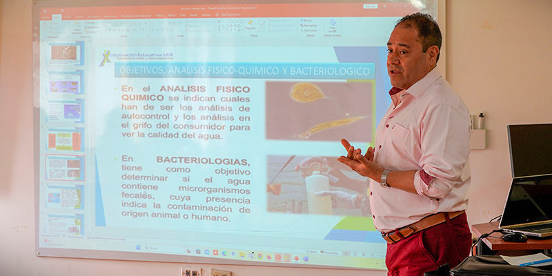 JORNADA EXITOSA DE CAPACITACIONES AL PERSONAL DEL GADMC-GUAMOTE