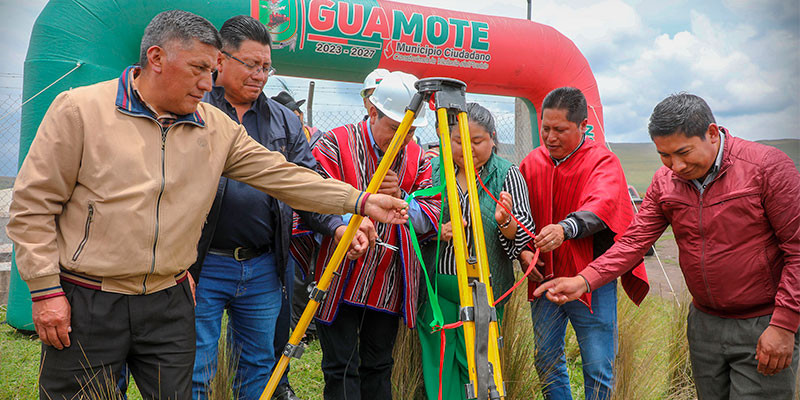COLOCACIÓN DE LA PRIMERA PIEDRA EN LA COMUNIDAD CHAUZAN TOTORILLAS