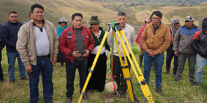 COLOCACIÓN DE LA PRIMERA PIEDRA EN ATAPO CULIBRILLAS