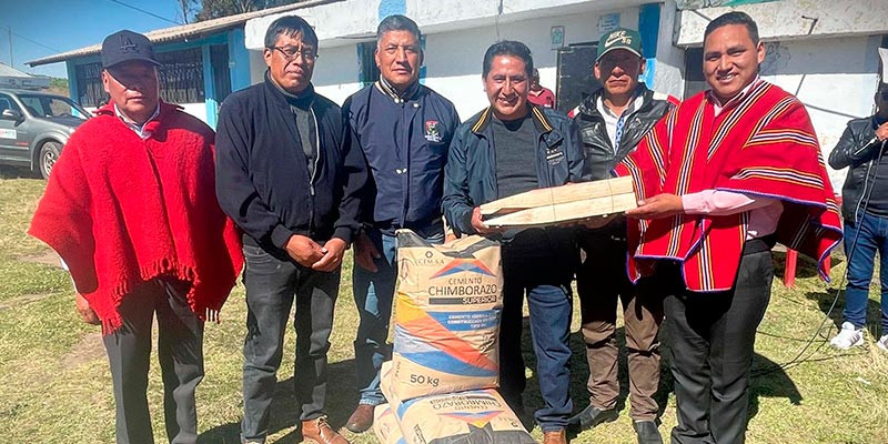 ENTREGA DE MATERIALES EN LA COMUNIDAD SABLOG SANTA LETICIA 