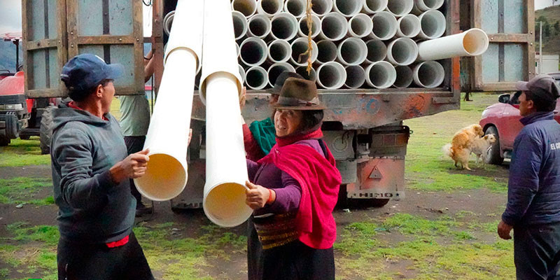 ENTREGA DE MATERIALES EN SANTA ANA DE GUAMOTE Y SANTA ANA DE MANCERO PARA LA FASE 3