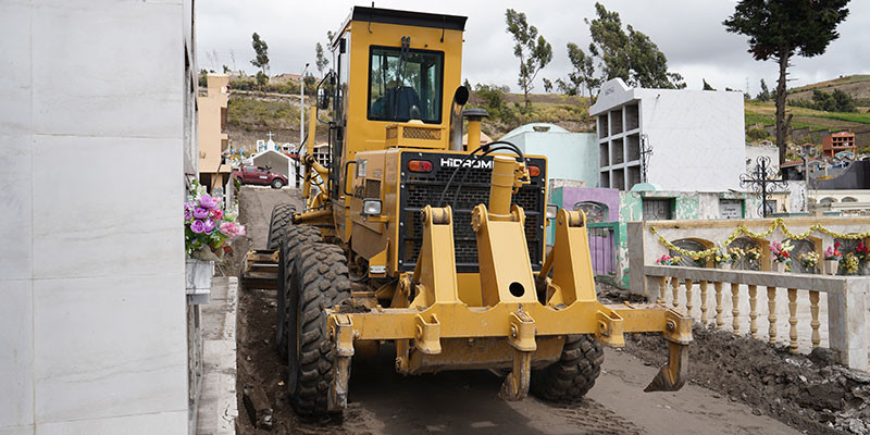 MANTENIMIENTO DEL ESPACIO PÚBLICO EN EL CEMENTERIO DEL CANTÓN