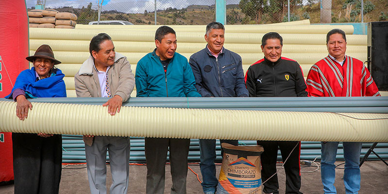 ENTREGA DE MATERIALES EN EL BARRIO SAN JUAN SAMBORONDON
